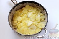 Фото приготовления рецепта: Картофельная запеканка с грибами в сливочном соусе - шаг №12