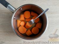 Фото приготовления рецепта: Сладкие морковные котлеты с манкой - шаг №4