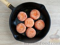 Фото приготовления рецепта: Сладкие морковные котлеты с манкой - шаг №14