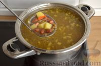 Фото приготовления рецепта: Чечевичный суп с консервированной фасолью и копчёной курицей - шаг №12