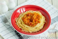 Фото к рецепту: Спагетти с соусом из чечевицы и овощей