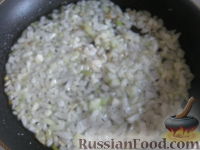Фото приготовления рецепта: Сырный суп с грибами - шаг №7