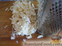 Фото приготовления рецепта: Сырный суп с грибами - шаг №5