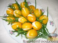 Фото к рецепту: Закуска из помидоров "Желтые тюльпаны"