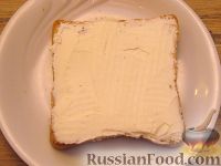 Фото приготовления рецепта: Бутерброд со сливочным сыром и огурцом - шаг №1