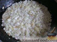 Фото приготовления рецепта: Слоеный салат с курицей, яблоками и орехами - шаг №5