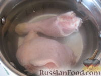 Фото приготовления рецепта: Суп куриный с домашней лапшой - шаг №2