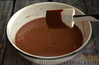 Фото приготовления рецепта: Шоколадный торт со сметанным  кремом (на сковороде) - шаг №5