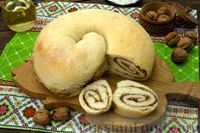Фото к рецепту: Хлебный рулет "Улитка" с ореховой начинкой