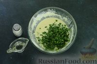 Фото приготовления рецепта: Суп с брокколи, зелёным горошком и яичными блинчиками - шаг №4
