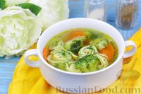 Фото к рецепту: Суп с брокколи, зелёным горошком и яичными блинчиками