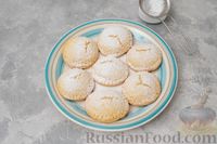 Фото приготовления рецепта: Песочное печенье с кремом из маскарпоне - шаг №15