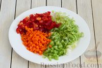 Фото приготовления рецепта: Овощной суп "Три капусты" с помидорами и сладким перцем - шаг №2