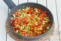 Фото приготовления рецепта: Овощной суп "Три капусты" с помидорами и сладким перцем - шаг №3