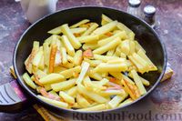 Фото приготовления рецепта: Жареная картошка с брокколи - шаг №3