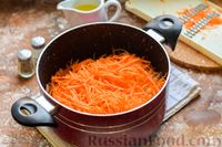 Фото приготовления рецепта: Салат из свёклы, моркови, капусты и брынзы - шаг №3