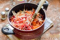 Фото приготовления рецепта: Салат из свёклы, моркови, капусты и брынзы - шаг №7