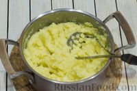 Фото приготовления рецепта: Картофельная запеканка с чечевицей, сельдереем и сыром - шаг №4