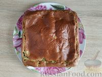 Фото приготовления рецепта: Заливной пирог с картошкой, рыбными консервами и зелёным луком - шаг №20