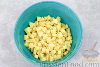 Фото приготовления рецепта: Салат с фасолью, картофелем, черемшой и яйцами - шаг №4