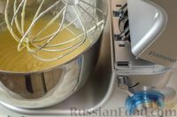 Фото приготовления рецепта: Апельсиновые полосатые кексы - шаг №16