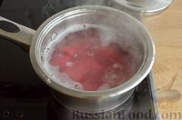 Фото приготовления рецепта: Картофельно-свекольные ньокки с сырным соусом и грецкими орехами - шаг №13