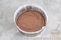 Фото приготовления рецепта: Шоколадный пирог с вишней - шаг №14