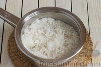 Фото приготовления рецепта: Рис с консервированной фасолью и овощами в томатном соусе - шаг №2
