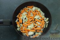 Фото приготовления рецепта: Картошка, тушенная с фрикадельками и капустой - шаг №6