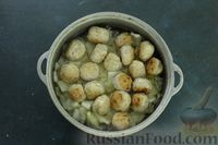Фото приготовления рецепта: Картошка, тушенная с фрикадельками и капустой - шаг №9