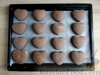 Фото приготовления рецепта: Шоколадные пряники в сахарной глазури - шаг №24