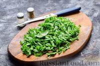 Фото приготовления рецепта: Котлеты из брокколи и шпината с лимонно-мятным йогуртовым соусом - шаг №2