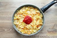 Фото приготовления рецепта: Тушёная капуста с рисом в томатном соусе - шаг №7