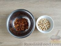 Фото приготовления рецепта: Постное свекольное печенье с арахисом - шаг №8