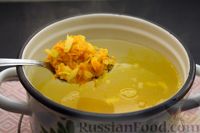 Фото приготовления рецепта: Сырный суп с куриными фрикадельками и рисом - шаг №9