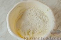 Фото приготовления рецепта: Пасхальное творожное печенье с курагой и сахарной глазурью - шаг №5