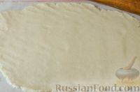 Фото приготовления рецепта: Пасхальное творожное печенье с курагой и сахарной глазурью - шаг №10