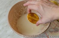 Фото приготовления рецепта: Пасхальное творожное печенье с курагой и сахарной глазурью - шаг №19
