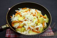 Фото приготовления рецепта: Тушёная картошка с брокколи (на сковороде) - шаг №6