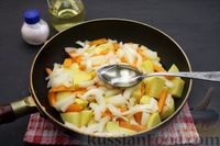 Фото приготовления рецепта: Тушёная картошка с брокколи (на сковороде) - шаг №7
