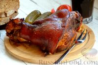 Фото приготовления рецепта: Свиная рулька, тушенная в пиве и запечённая в медово-соевой глазури с горчицей - шаг №11