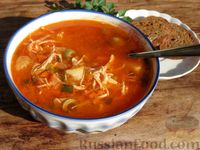 Фото к рецепту: Картофельный суп с индейкой, оливками и зелёным луком