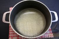Фото приготовления рецепта: Тефтели из грибов и риса в томатном соусе - шаг №2
