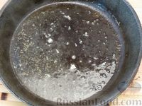 Фото приготовления рецепта: Куриные отбивные с беконом, в пикантном сливочно-винном соусе - шаг №11