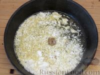 Фото приготовления рецепта: Куриные отбивные с беконом, в пикантном сливочно-винном соусе - шаг №12