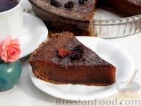Фото к рецепту: "Мокрый" шоколадный пирог с вишнёвым соком