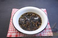 Фото приготовления рецепта: Суп с шампиньонами, сушёными опятами и кукурузной крупой - шаг №2