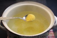 Фото приготовления рецепта: Суп с шампиньонами, сушёными опятами и кукурузной крупой - шаг №4