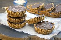 Фото к рецепту: Овсяное печенье без выпечки, со сгущёнкой и шоколадом