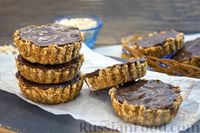 Фото приготовления рецепта: Овсяное печенье без выпечки, со сгущёнкой и шоколадом - шаг №9